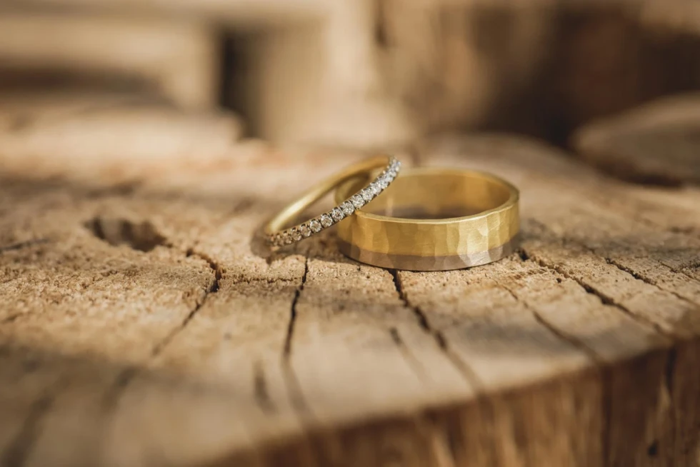 Close-Ups on Wedding Bands in Mexico City