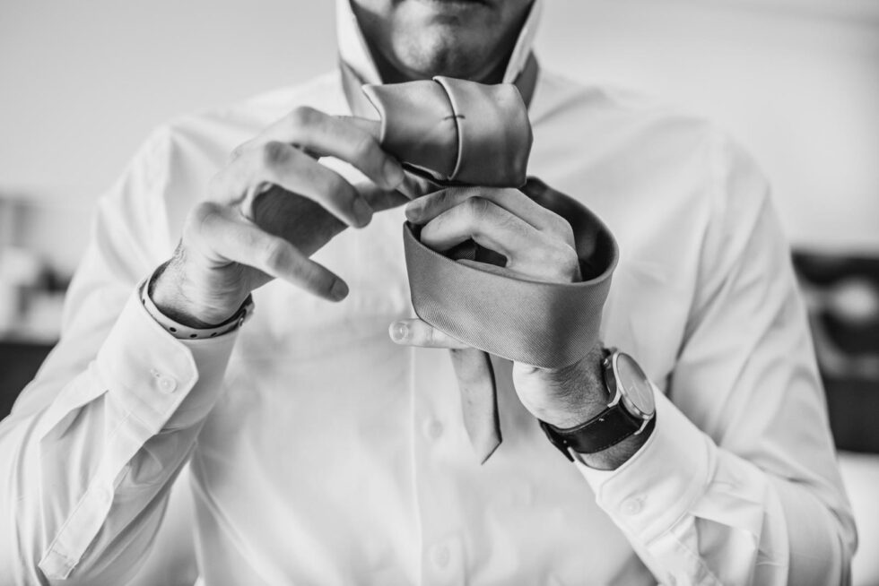 Groom’s Accessories That Pop in Mexico City Pictures