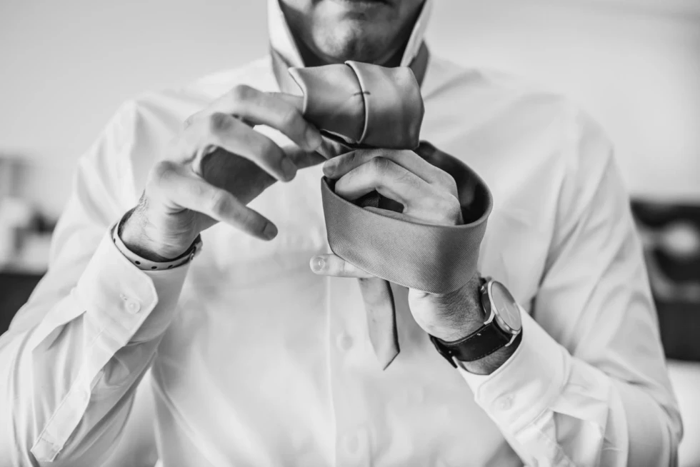Groom’s Accessories That Pop in Mexico City Pictures