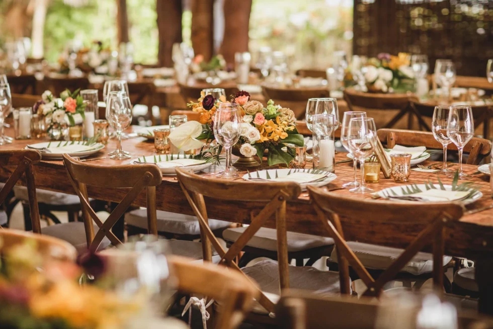 Natural Coral Tones: Palette for Mexico City Weddings