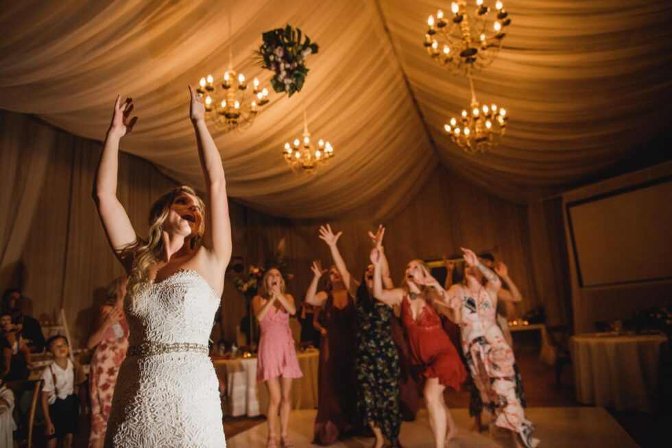 Perfecting the Bouquet Toss: Timed Shots in Mexico City